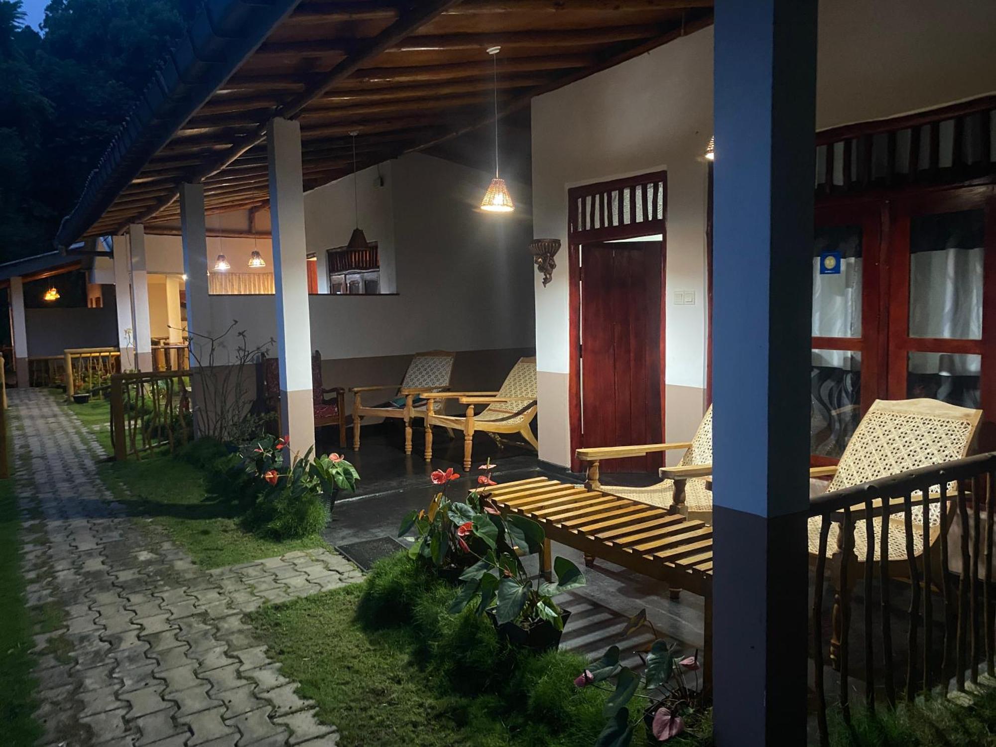 Rainbow Sky Cottage Ella Habitación foto
